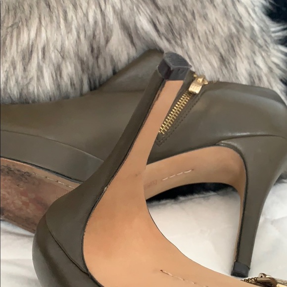 Vince Camuto platform boots - Picture 6 of 8